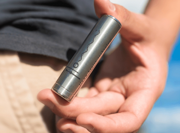 Waarom Karlijn 24/7 met een staafje in haar BH loopt